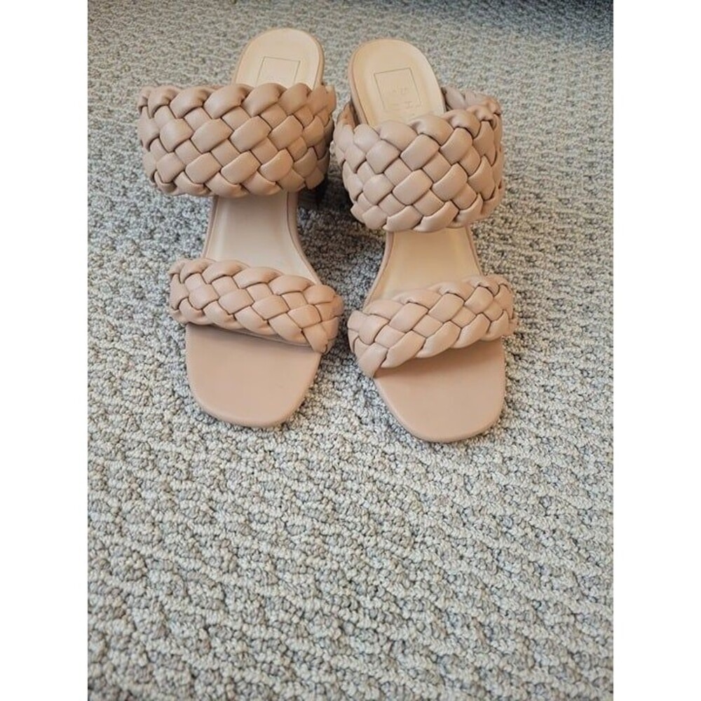 Shu Shop Heaven Heel in Taupe -